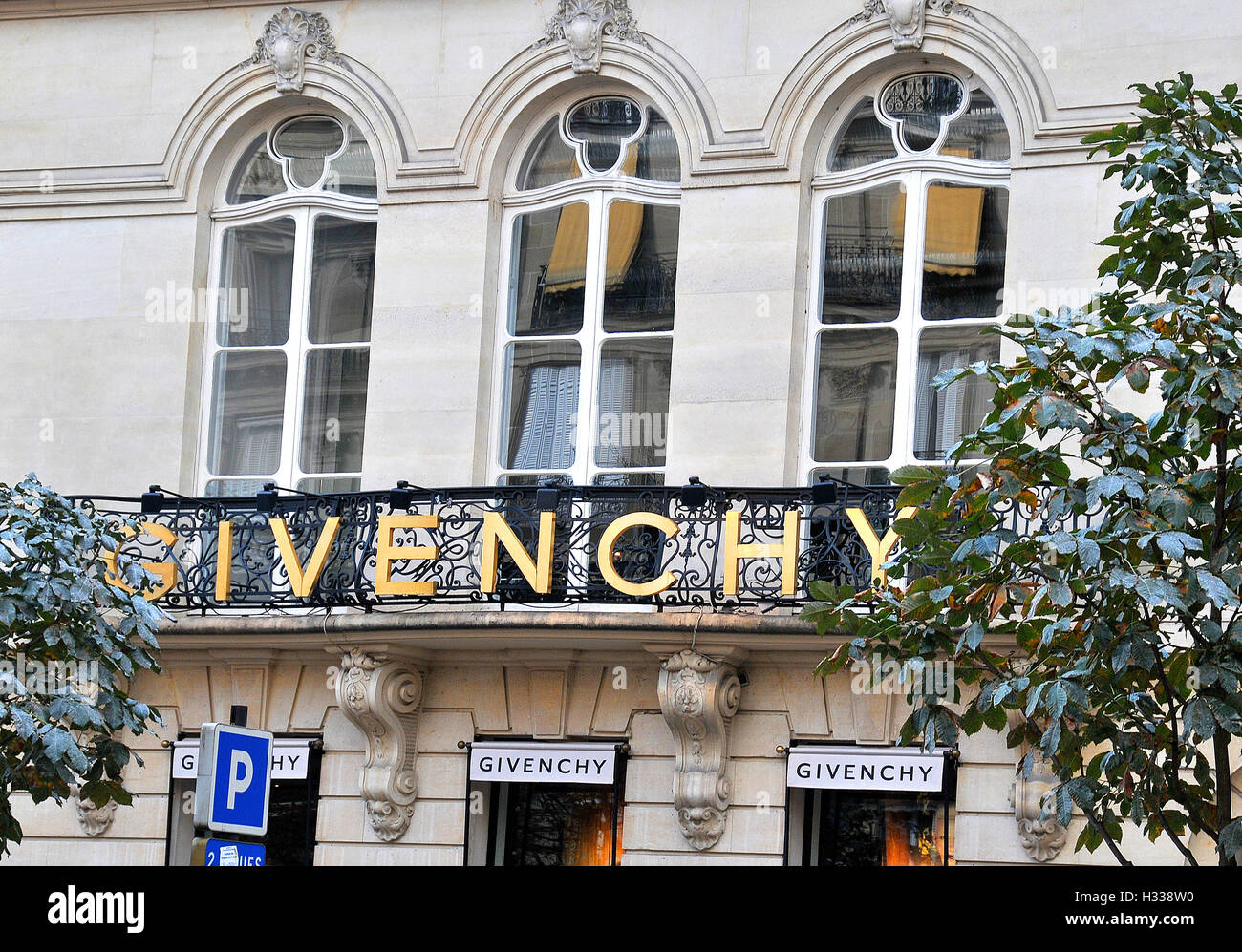 Givenchy headquarters and store George V avenue Paris France Stock Photo -  Alamy