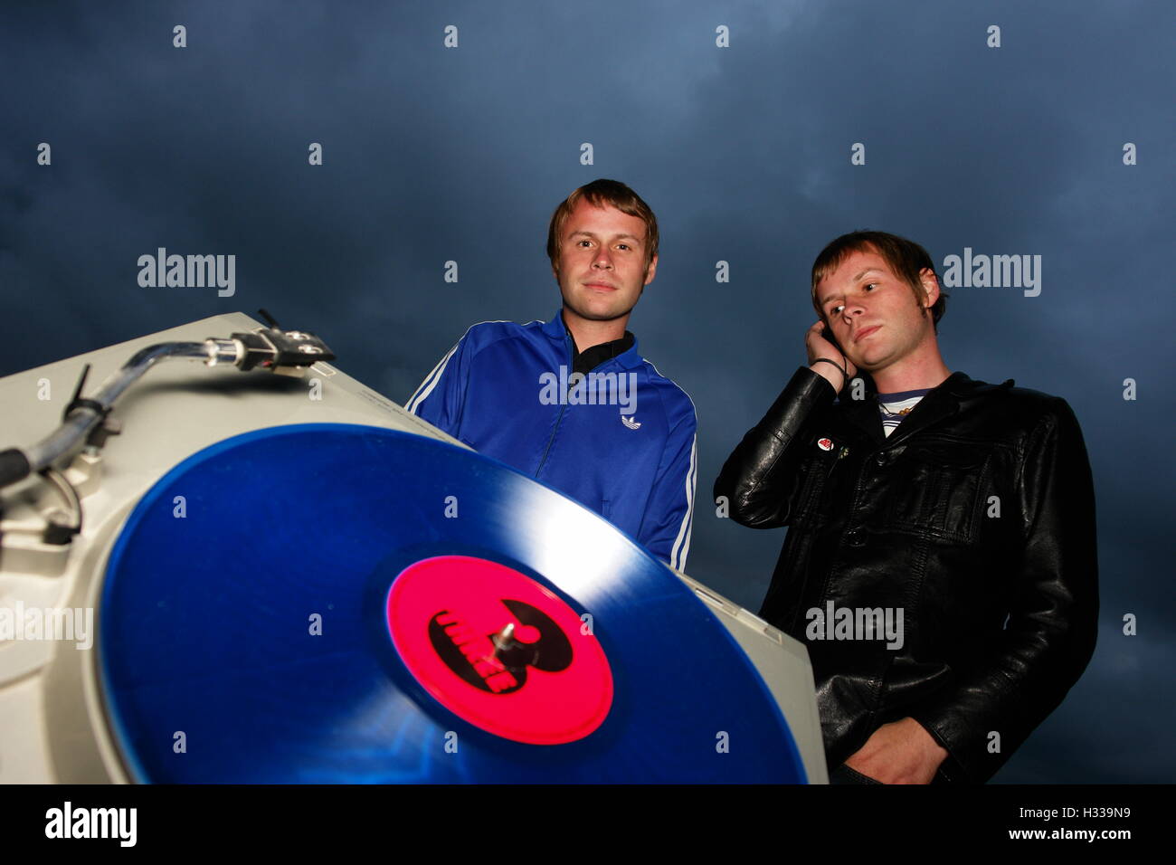 Disc jockey twins, 29 Stock Photo Alamy