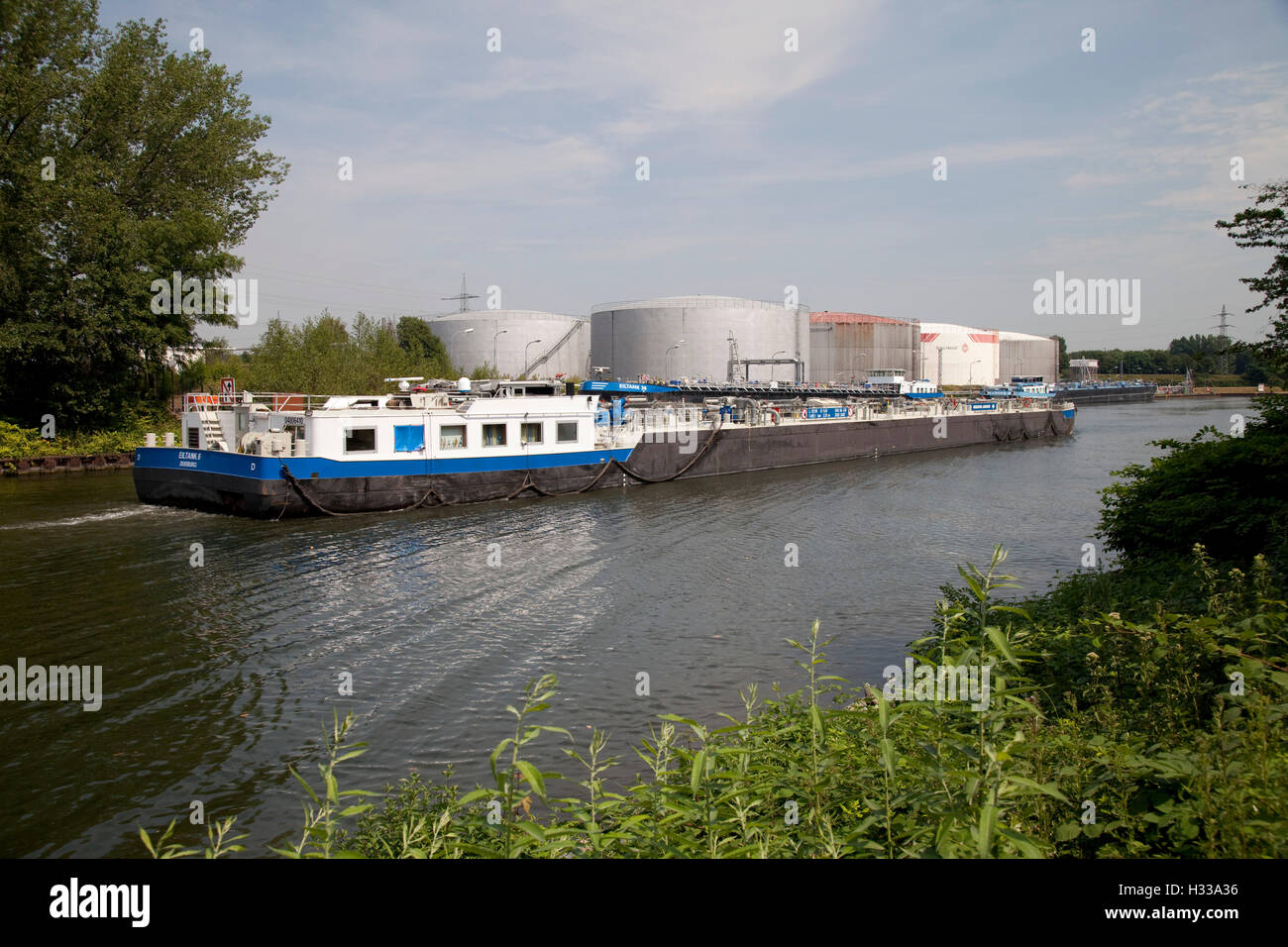Cargo ship, oil port, harbour, Rhine-Herne Canal, Gelsenkirchen, Ruhr area, North Rhine-Westphalia Stock Photo