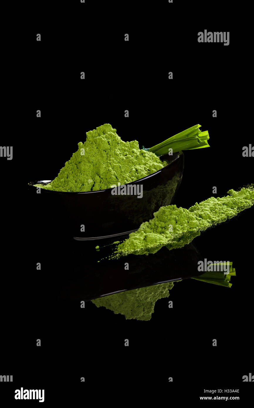 Spirulina, chlorella and wheatgrass Stock Photo Alamy