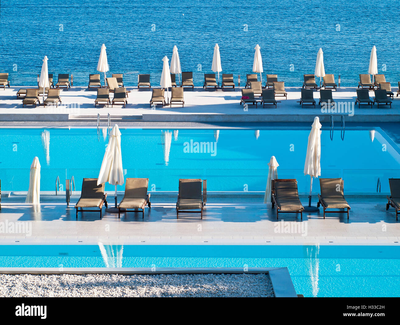 Blank swimming pool background hi-res stock photography and images - Alamy