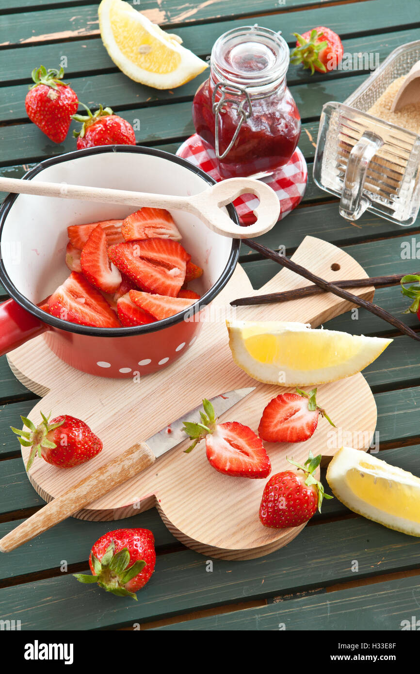 Cooking jam with fresh strawberries Stock Photo - Alamy