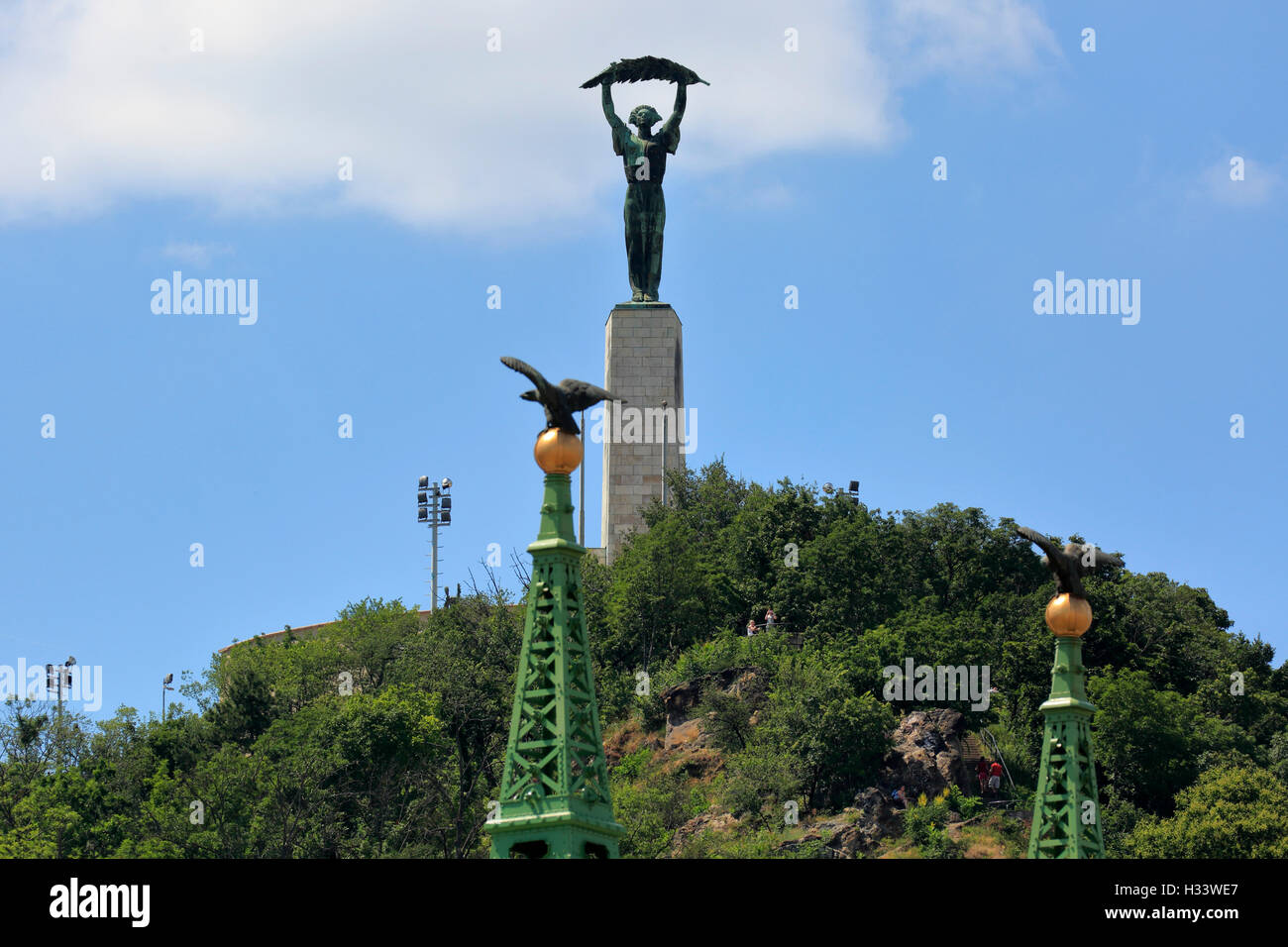 Gellertberg mit Freiheitsdenkmal, Freiheitsstatue von Zsigmond Kisfaludi-Strobl in Budapest, Mittelungarn, Ungarn Stock Photo
