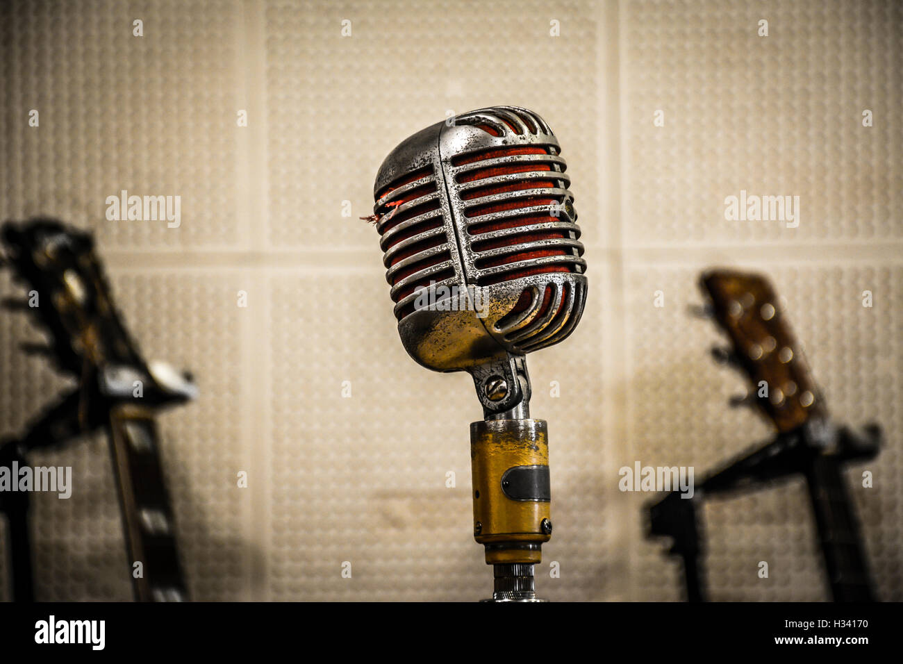 Vintage, Original microphone used by Elvis Presley & Johnny Cash & others inside the legendary Sun Studios Recording room in Memphis, TN, USA Stock Photo