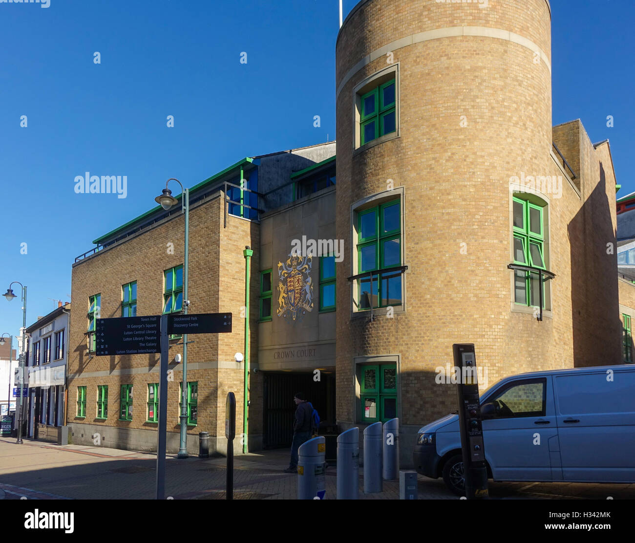 Luton Crown Court 7 George St Luton Lu1 2aa Hertfordshire Uk Stock Photo Alamy