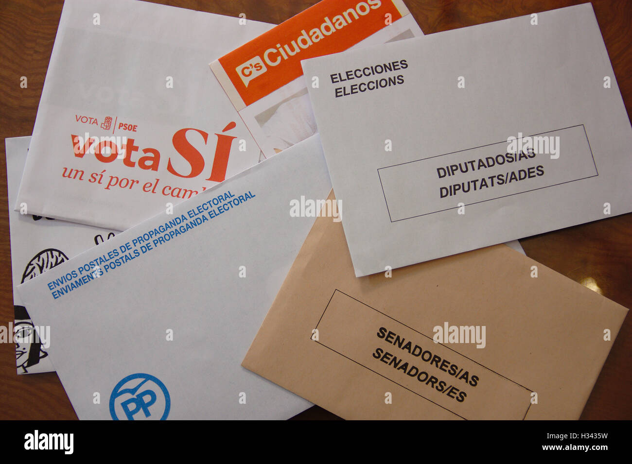 Spanish laid paper hi-res stock photography and images - Alamy