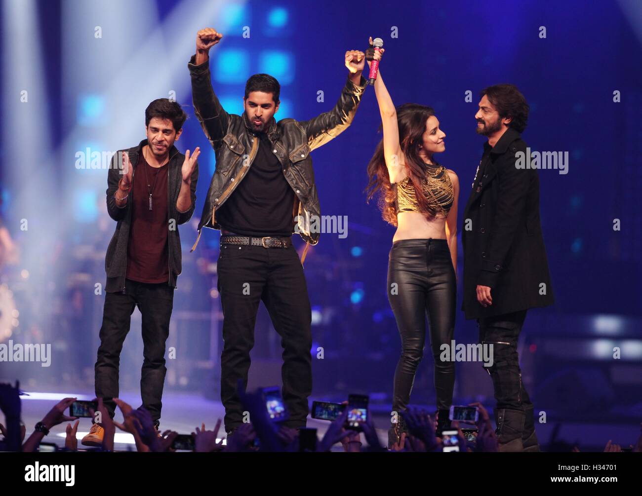 (L to R) Bollywood actors Shashank Arora, Purab Kohli, Shraddha Kapoor and Arjun Rampal live concert Mumbai Stock Photo
