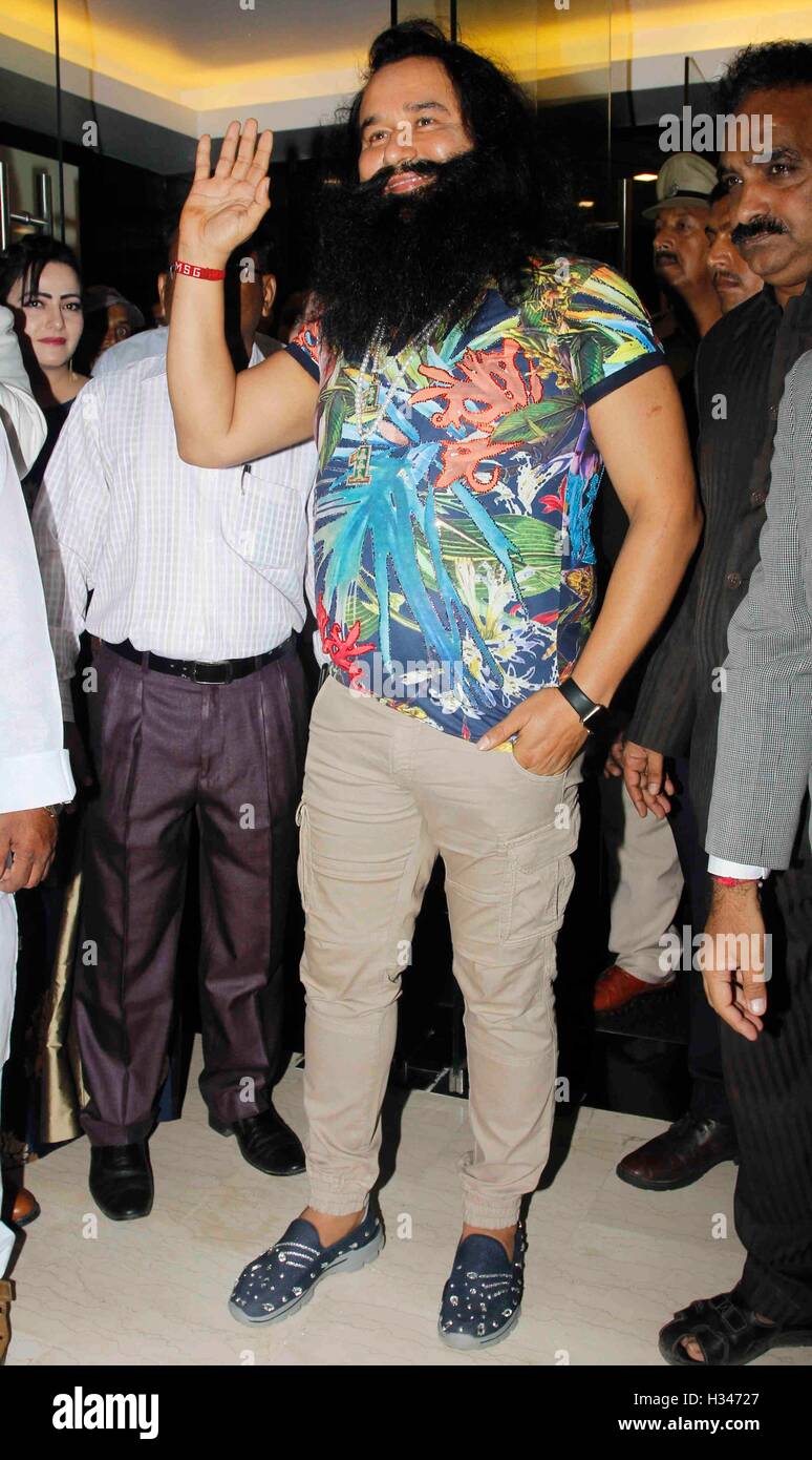 Dr Gurmeet Ram Rahim Singhni Insan arrives to attend the 44th Giants  International Awards, in Mumbai, India Stock Photo - Alamy