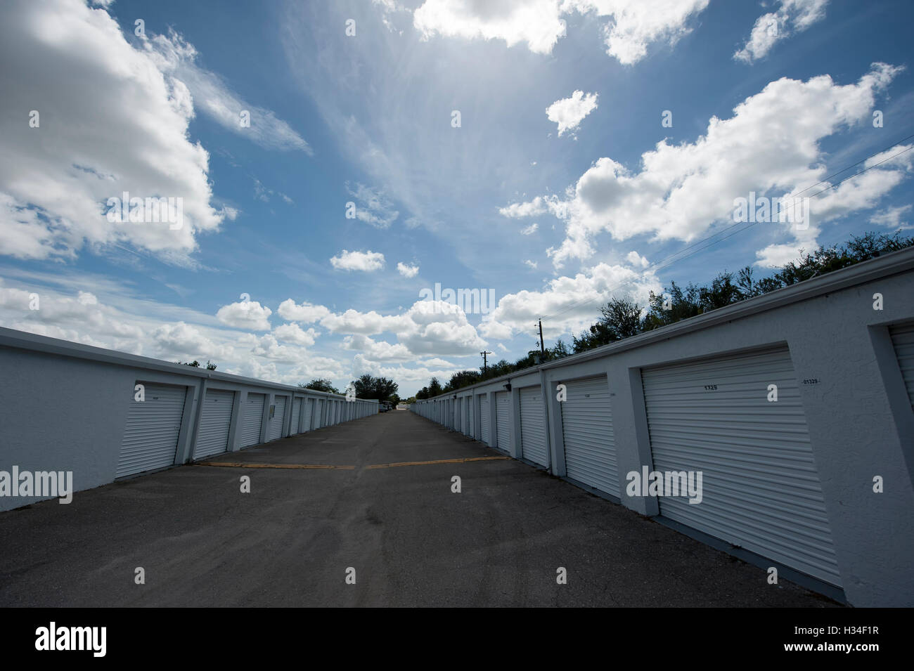 Storage wars hires stock photography and images Alamy