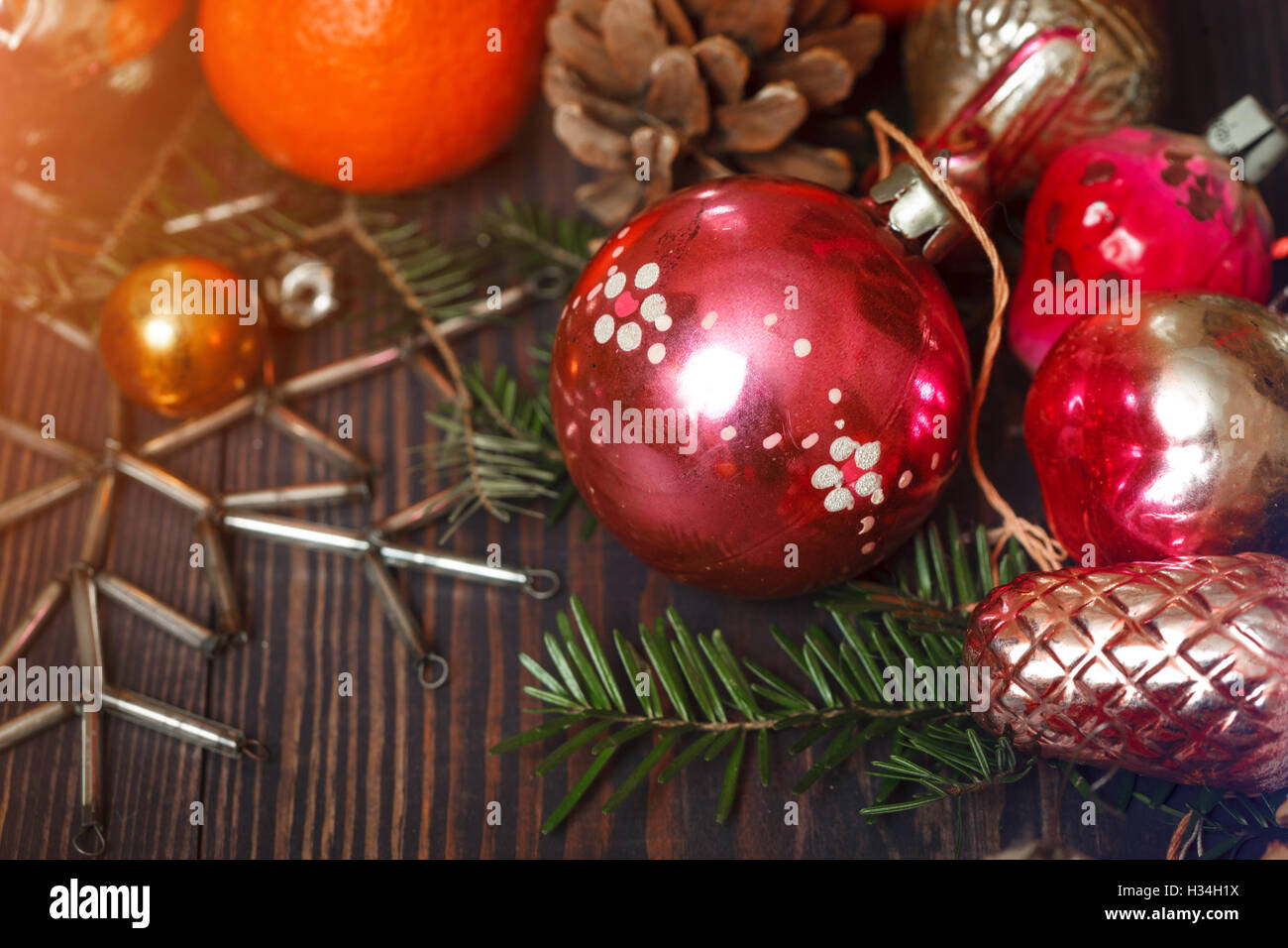 Vintage christmas ornaments hi-res stock photography and images - Alamy