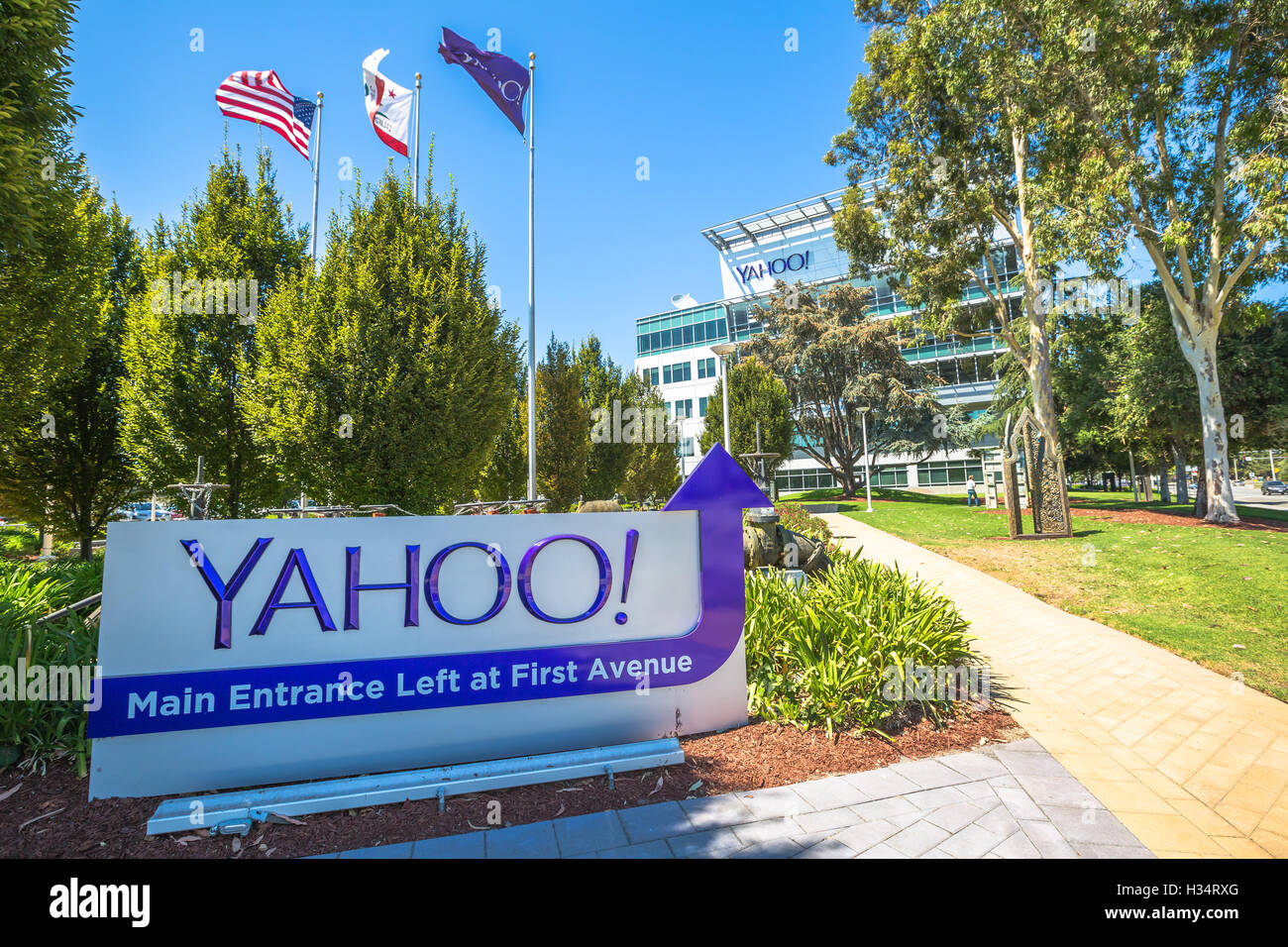 Yahoo office logo hi-res stock photography and images - Alamy