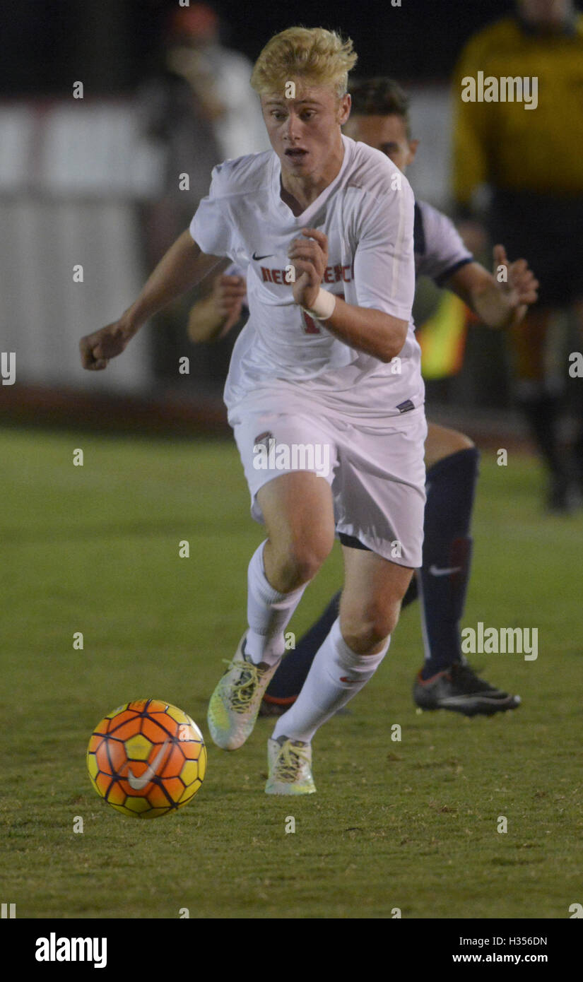 Usa. 4th Oct, 2016. SPORTS -- UNM's devin Boyce chases the ball during the game against Loyola Marymount at the UNM Soccer Complex on Tuesday, October 4, 2016. © Greg Sorber/Albuquerque Journal/ZUMA Wire/Alamy Live News Stock Photo