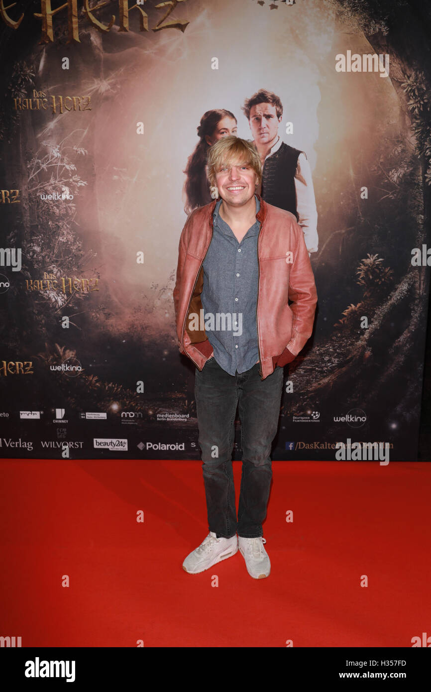 Philipp Poisel High Resolution Stock Photography And Images Alamy