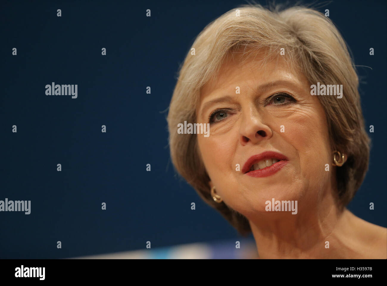 Birmingham, UK. 5th October, 2016. Theresa May Mp Prime Minister Conservative Party Conference 2016 The Icc Birmingham, Birmingham, England 05 October 2016 Addresses The Conservative Party Conference 2016 At The Icc Birmingham, Birmingham, England Credit: Allstar Picture Library/Alamy Live News Stock Photo