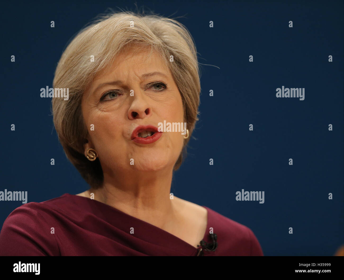 Birmingham, UK. 5th October, 2016. Theresa May Mp Prime Minister Conservative Party Conference 2016 The Icc Birmingham, Birmingham, England 05 October 2016 Addresses The Conservative Party Conference 2016 At The Icc Birmingham, Birmingham, England Credit: Allstar Picture Library/Alamy Live News Stock Photo