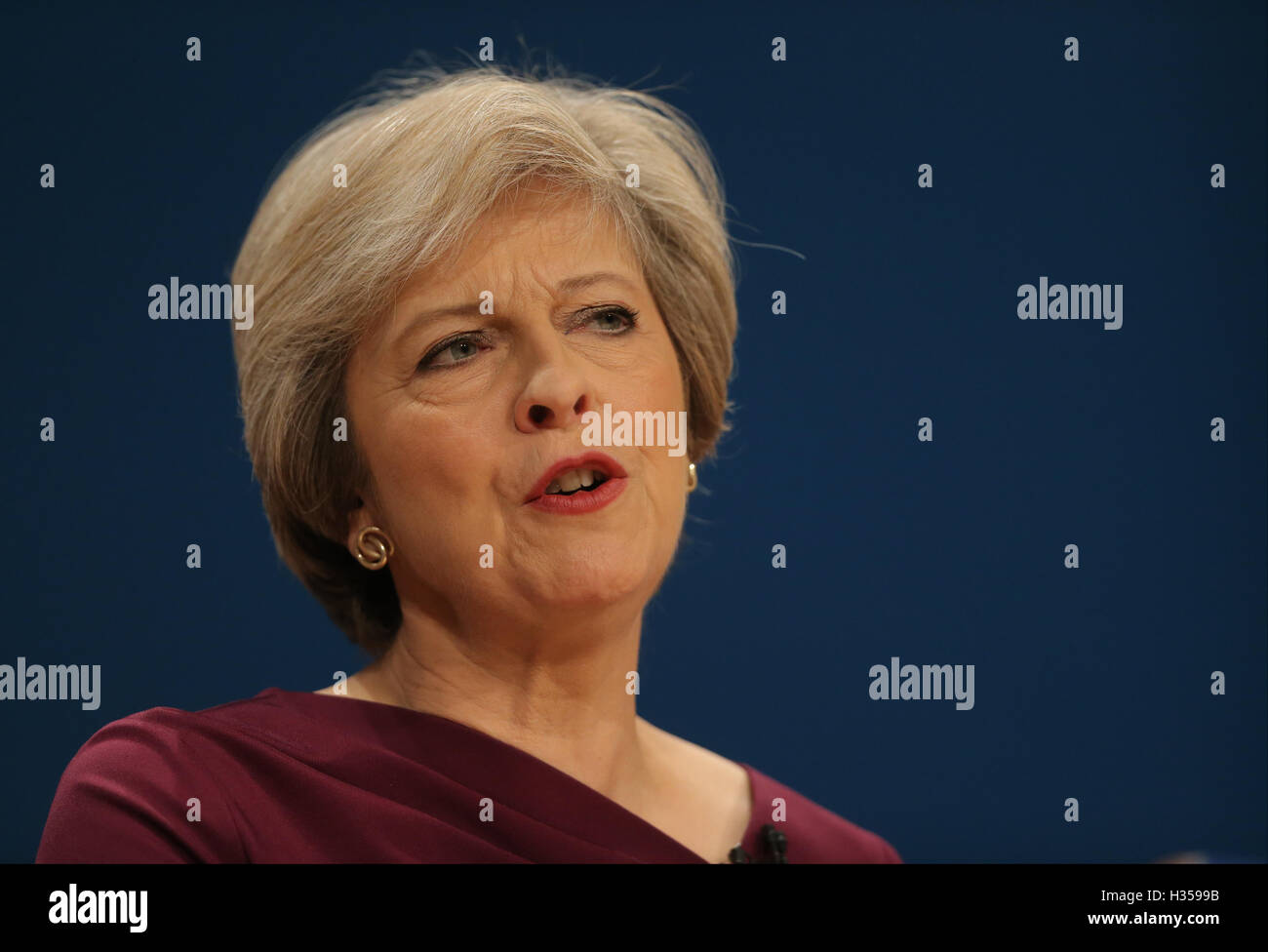 Birmingham, UK. 5th October, 2016. Theresa May Mp Prime Minister Conservative Party Conference 2016 The Icc Birmingham, Birmingham, England 05 October 2016 Addresses The Conservative Party Conference 2016 At The Icc Birmingham, Birmingham, England Credit:  Allstar Picture Library/Alamy Live News Stock Photo
