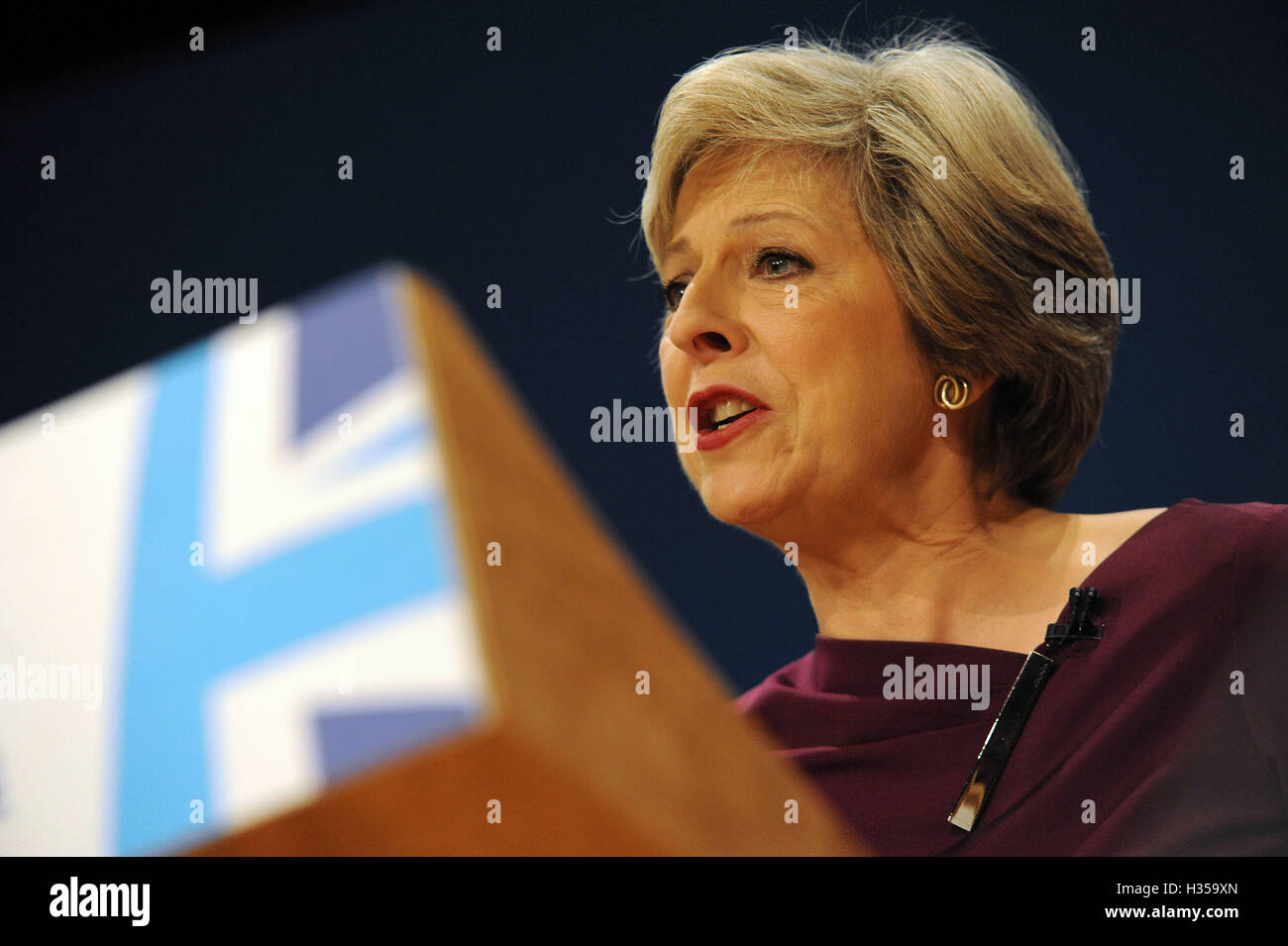 Birmingham, UK. 5th Oct, 2016. Theresa May, Prime Minister and Leader of the Conservative Party delivers her speech to conference, on the fourth and final day of the Conservative Party Conference at the ICC Birmingham. The theme of the speech was 'A Country that Works for Everyone'. This conference follows the referendum decision for the UK to leave the European Union, and the subsequent election of Theresa May as leader of the Conservative Party. Credit:  Kevin Hayes/Alamy Live News Stock Photo