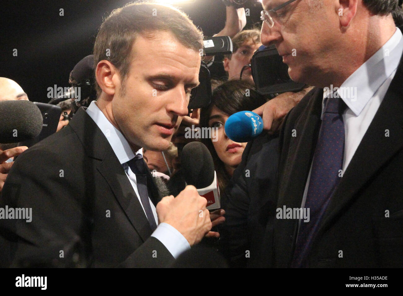 Strasbourg, France. 4th October, 2016. Emmanuel Macron leaves the stage at the end of his meeting in Strasbourg. Credit:  Paul-Marie Guyon/Alamy Live News Stock Photo