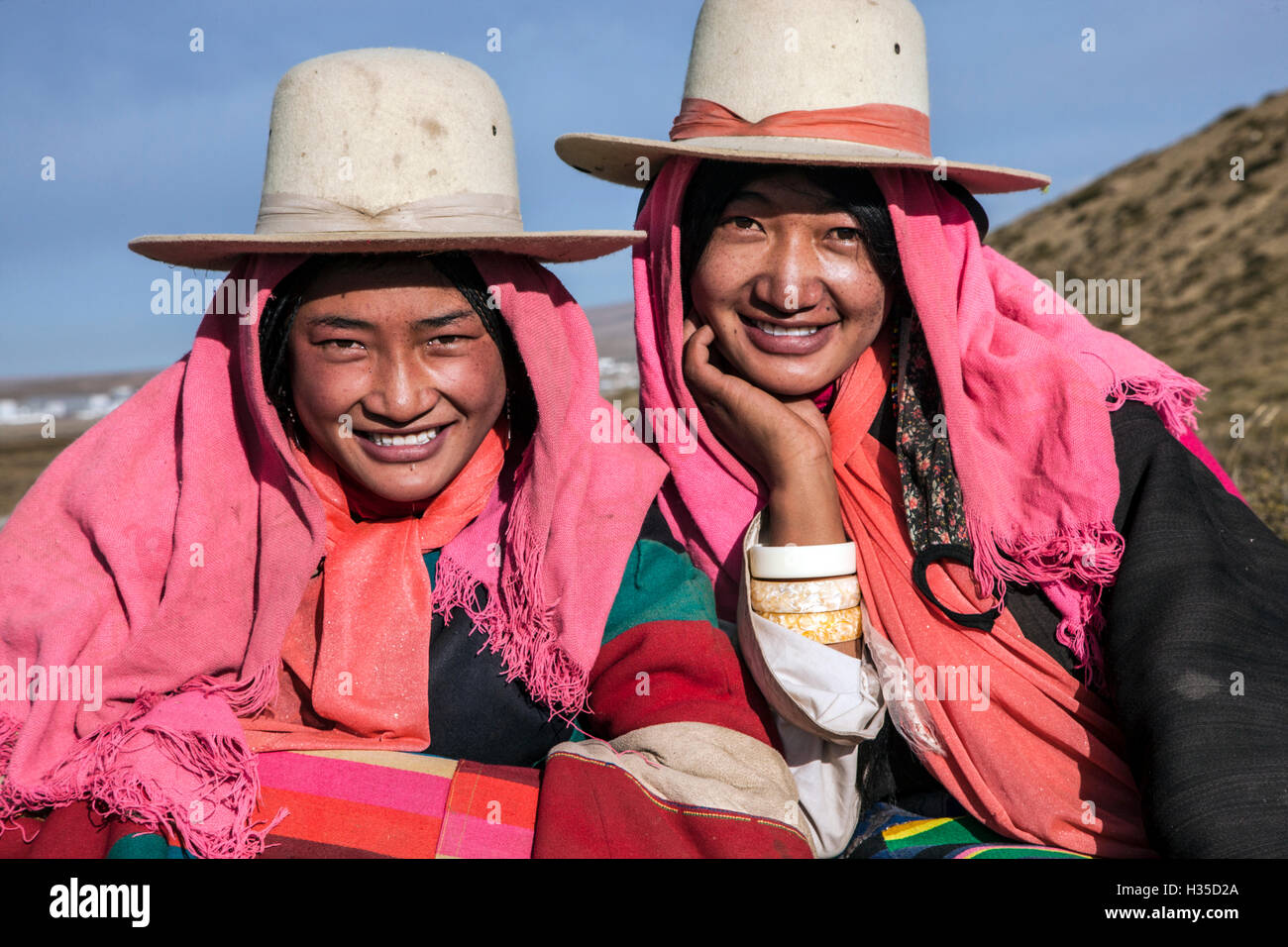 Khampinis at their settlement below Drolma La Pass, Tibet, China, Asia Stock Photo