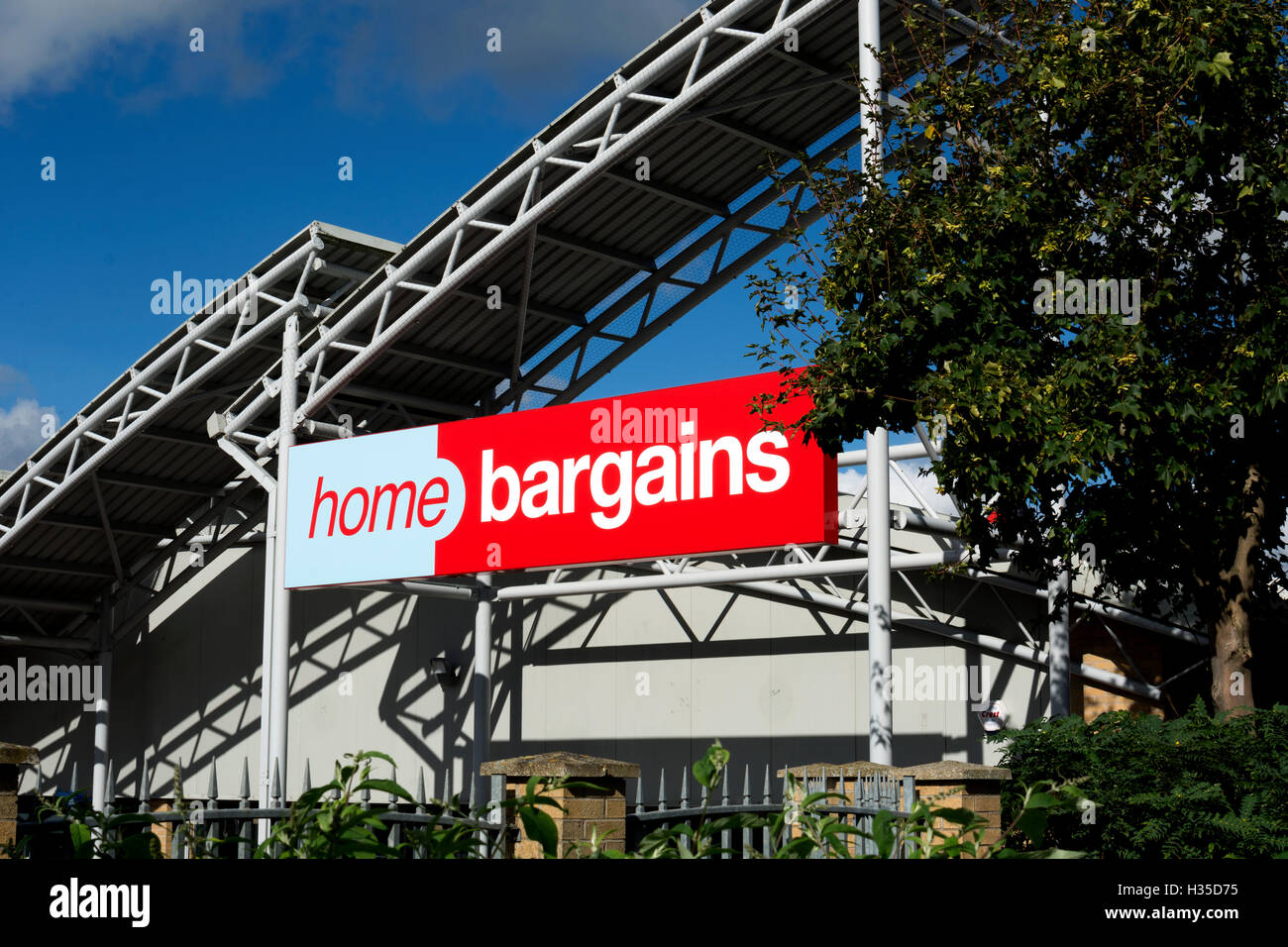 Home Bargains store, Rugby, Warwickshire, England, UK Stock Photo