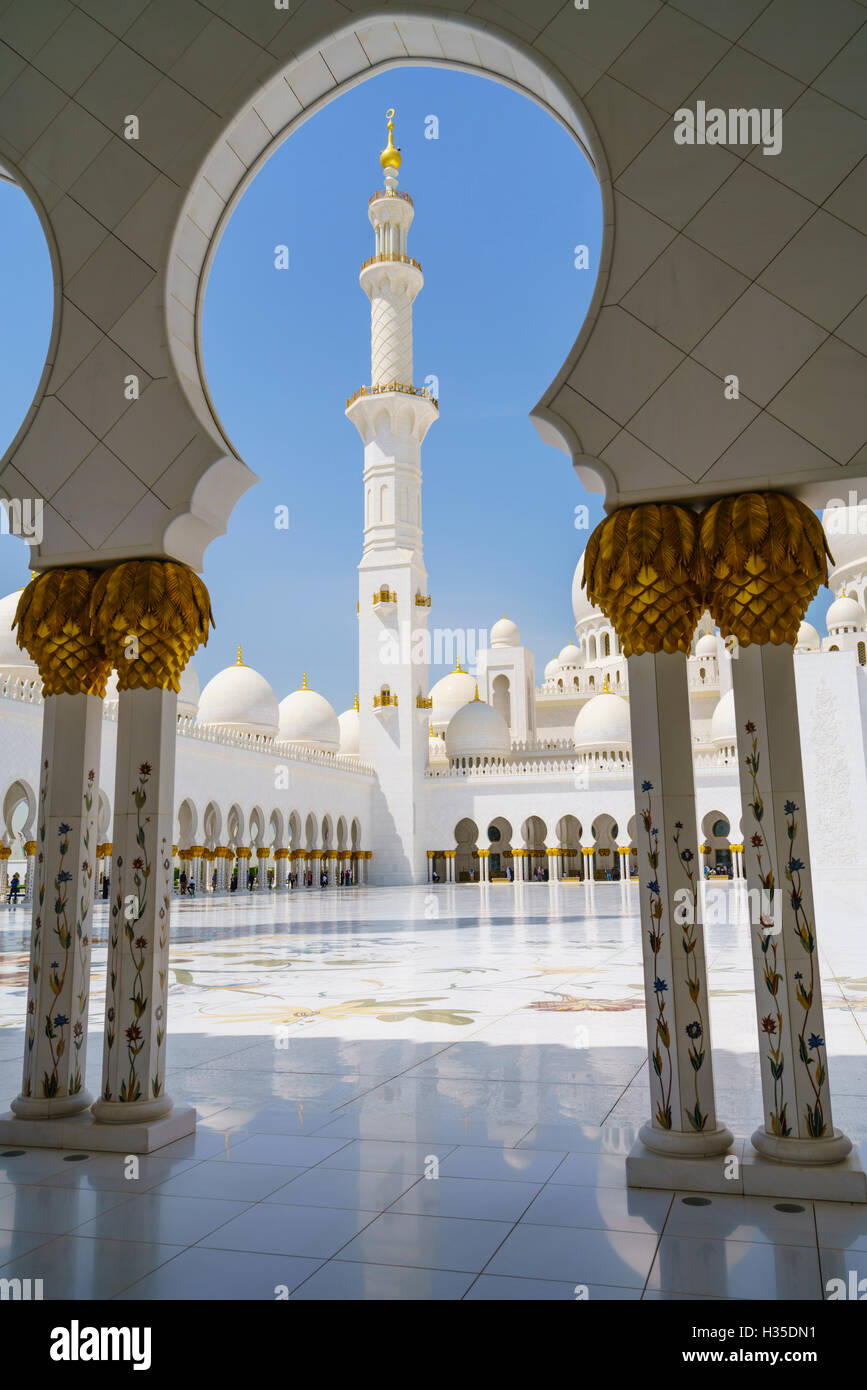 Sheikh Zayed Grand Mosque, Abu Dhabi, United Arab Emirates, Middle East Stock Photo