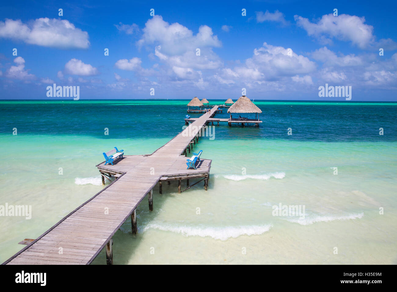 Wooden Pier Playa El Paso Cayo Guillermo Jardines Del Rey
