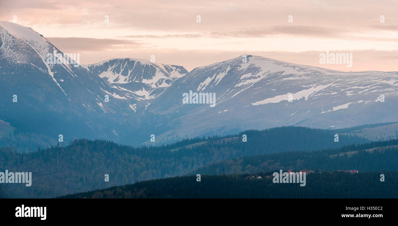 Carpathian Mountains at Ranca at sunrise, Parang Mountains, Oltenia Region, Romania Stock Photo