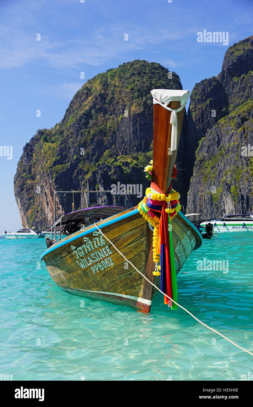 Longboat at Maya Bay, Phi Phi Leh island, Thailand Stock Photo