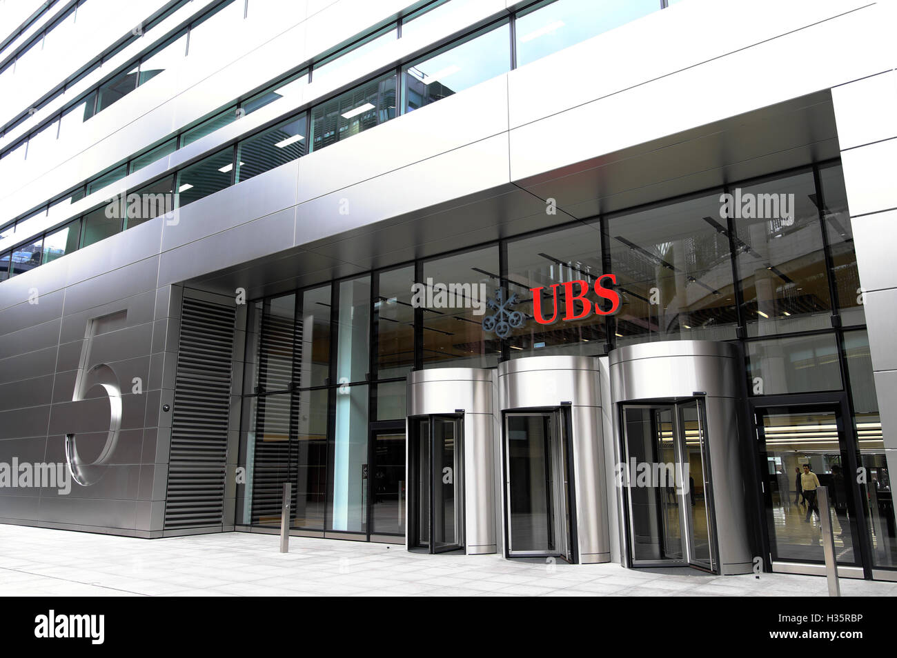 UBS headquarters HQ building doors entrance at 5 Broadgate sign financial building exterior in  'Broadgate Circle'  City of London  UK  KATHY DEWITT Stock Photo
