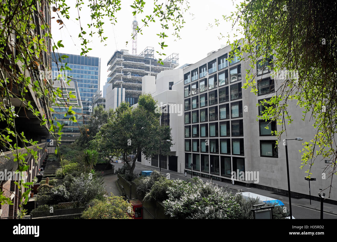 Exterior view of Salters Hall building in 4 Fore Street architect Sir Basil Spence and gardens of Barbican Estate in London EC2Y UK  KATHY DEWITT Stock Photo