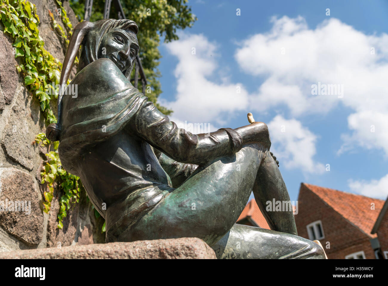 Till Eulenspiegel  statue on the Eulenspiegel  fountain in Moelln,  Schleswig-Holstein, Germany, Europe Stock Photo