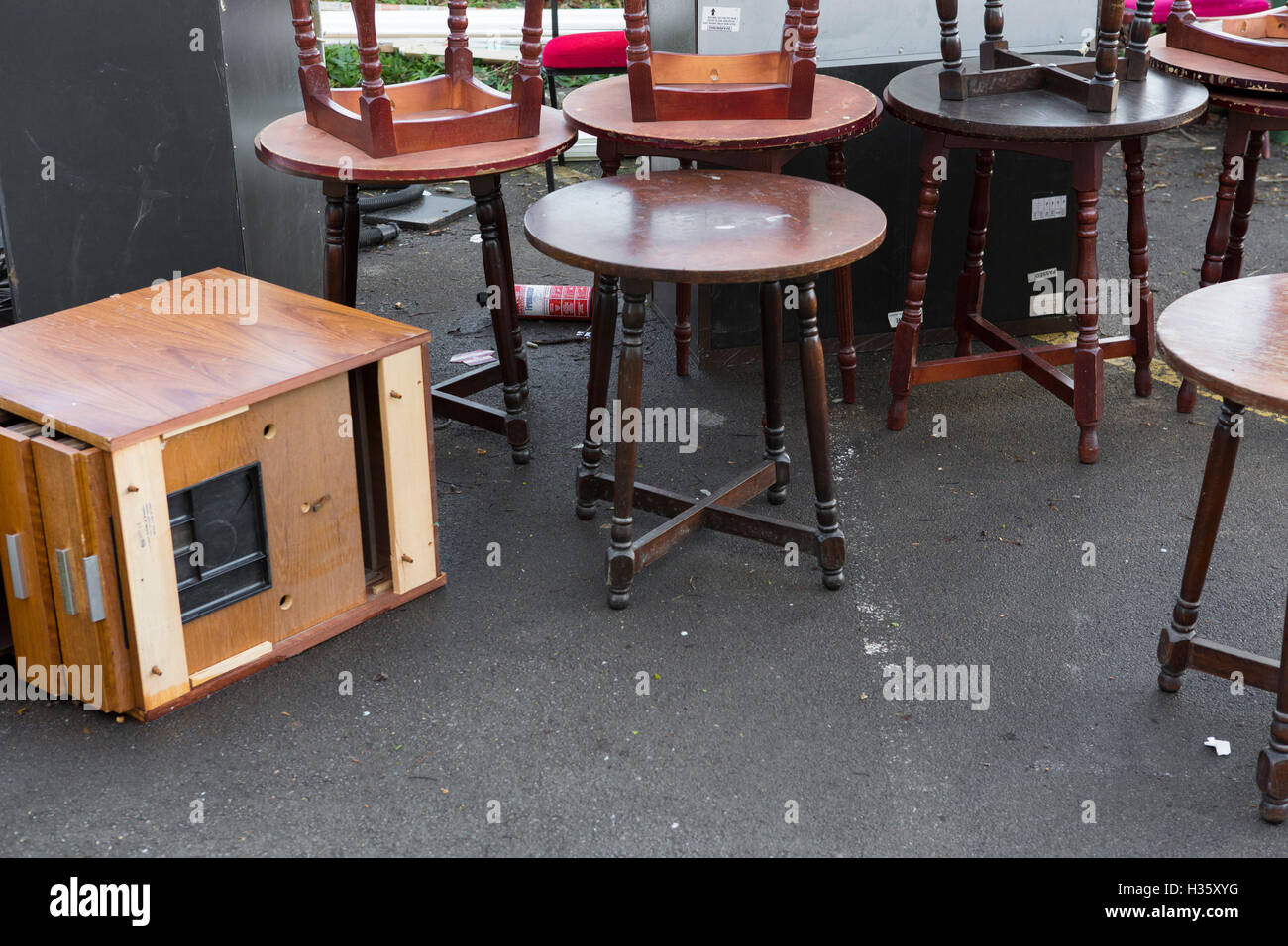 Office chair outside hires stock photography and images Alamy