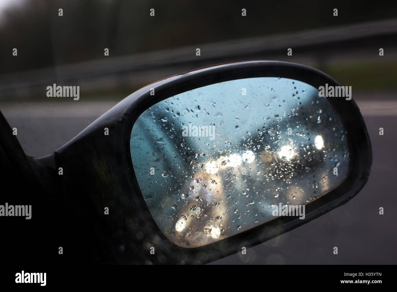 Car wing mirror rain hi-res stock photography and images - Alamy