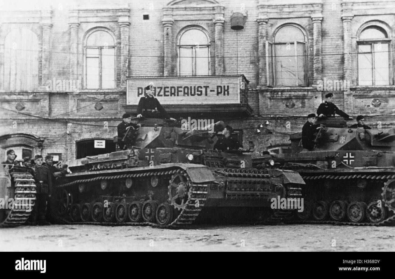 Panzer IV on the Eastern Front, 1942 Stock Photo - Alamy