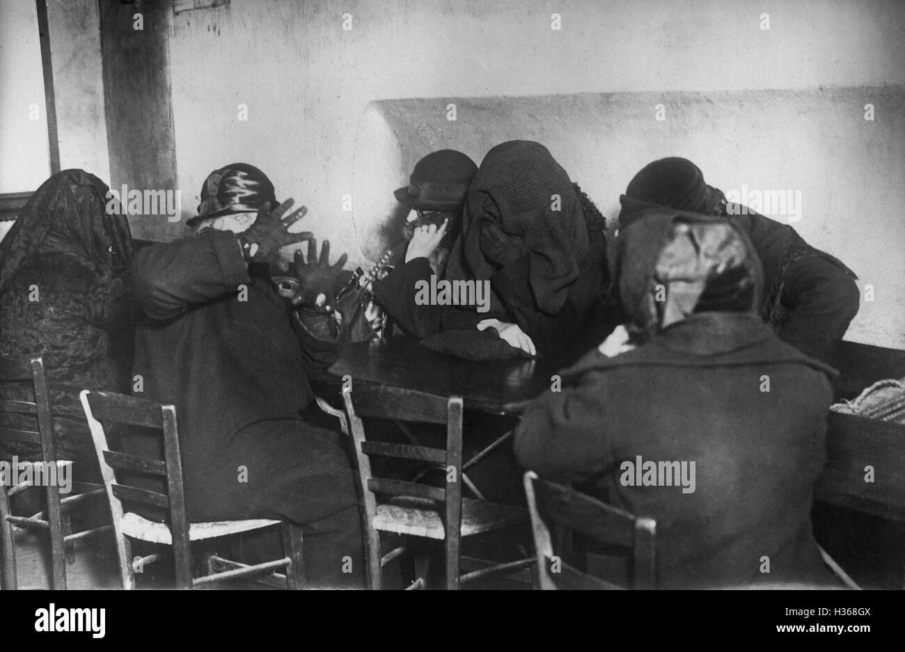 Women accused of abusing a pastor in Melun, 1926 Stock Photo