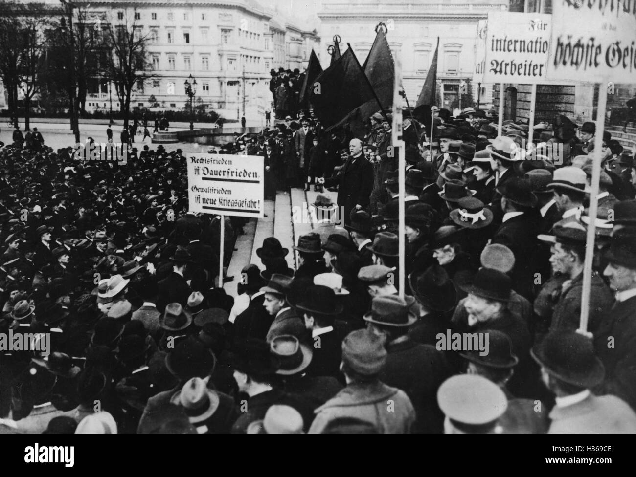 Philipp Scheidemann at the May Day rally, 1919 Stock Photo