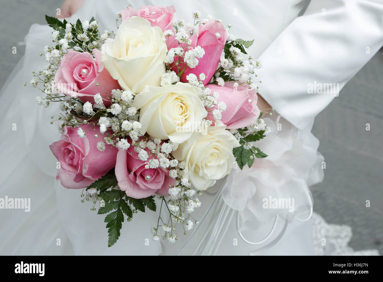 The bride with a wedding bouquet Stock Photo - Alamy