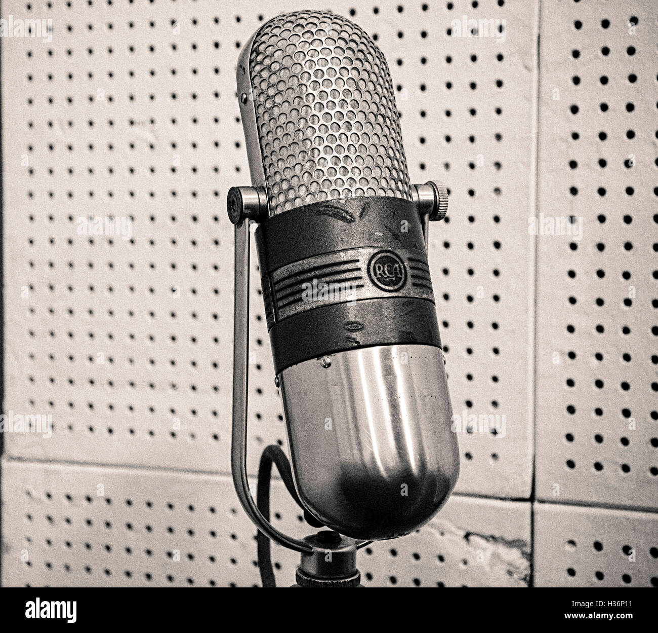 Vintage, Original Microphones used by Elvis & Johnny Cash & others inside the Sun Studio Recording room in Memphis, TN Stock Photo - Alamy
