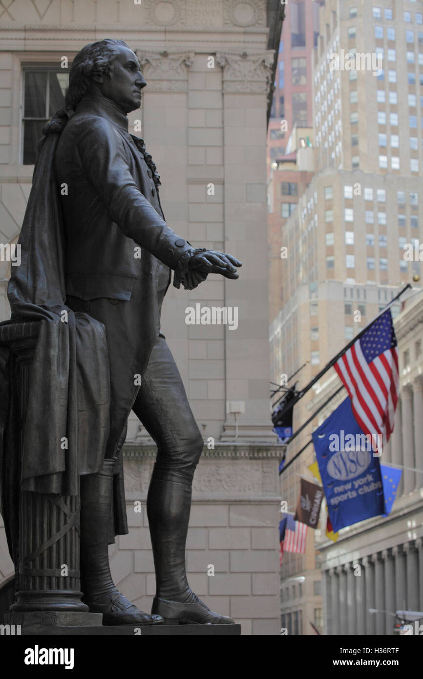 Statue of Washington in front of Federal Hall National Memorial