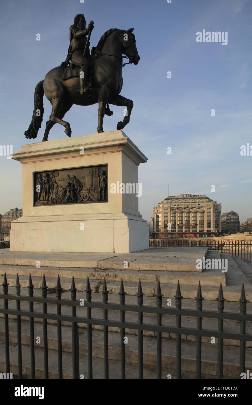 The equestrian statue of the King Henry IV on Pont Neuf Bridge (New