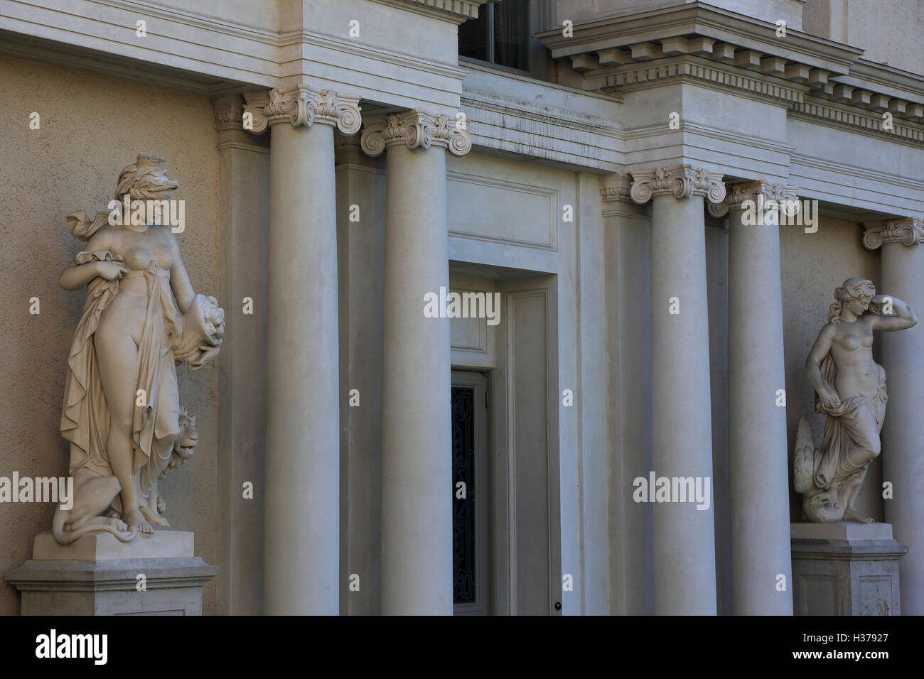 Statues decorating the Huntington Art Gallery building in Huntington