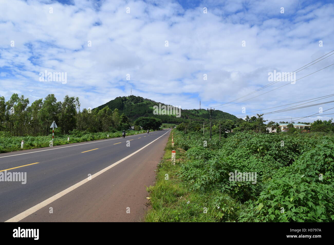 road lead to the mountain in vietnamese countryside Stock Photo Alamy