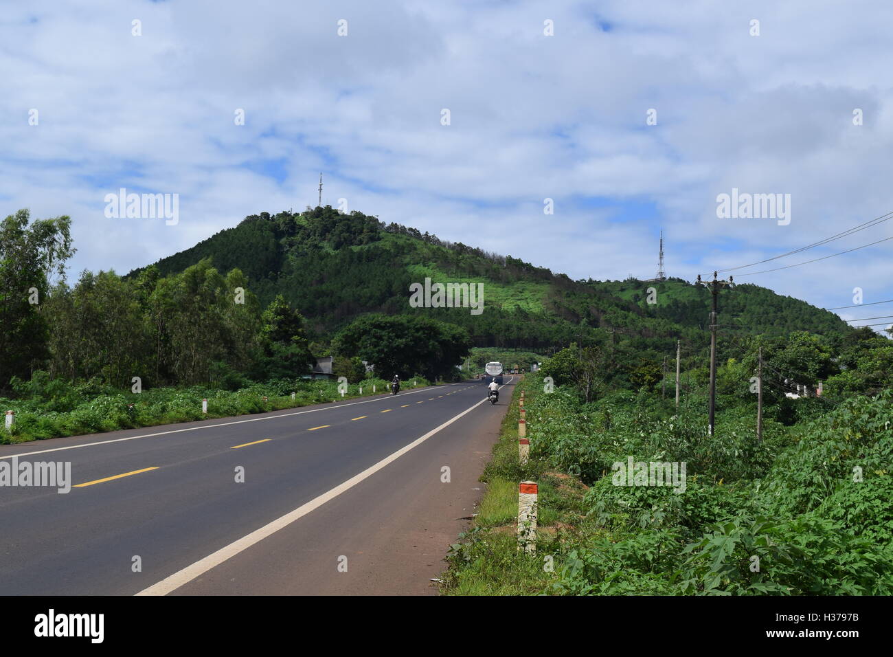 road lead to the mountain in vietnamese countryside Stock Photo Alamy