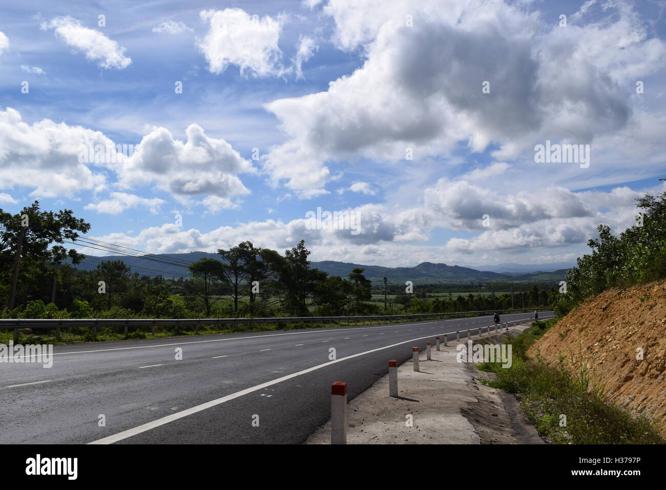 road lead to the mountain in vietnamese countryside Stock Photo Alamy