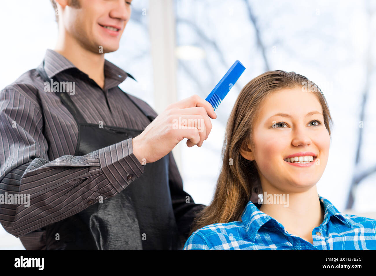 hairdresser and client Stock Photo Alamy