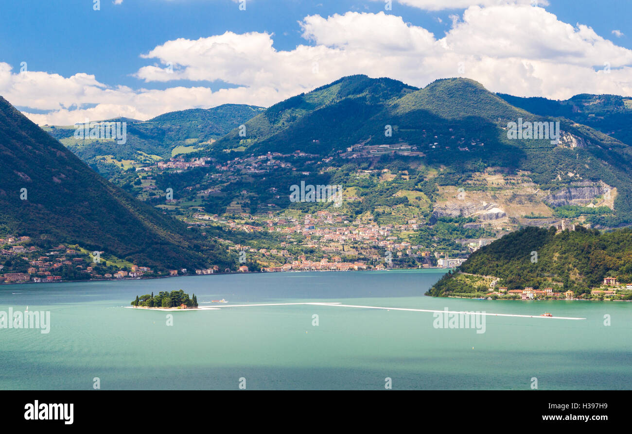 The floating piers - Christo on Iseo lake in Italy- Removal works Stock Photo
