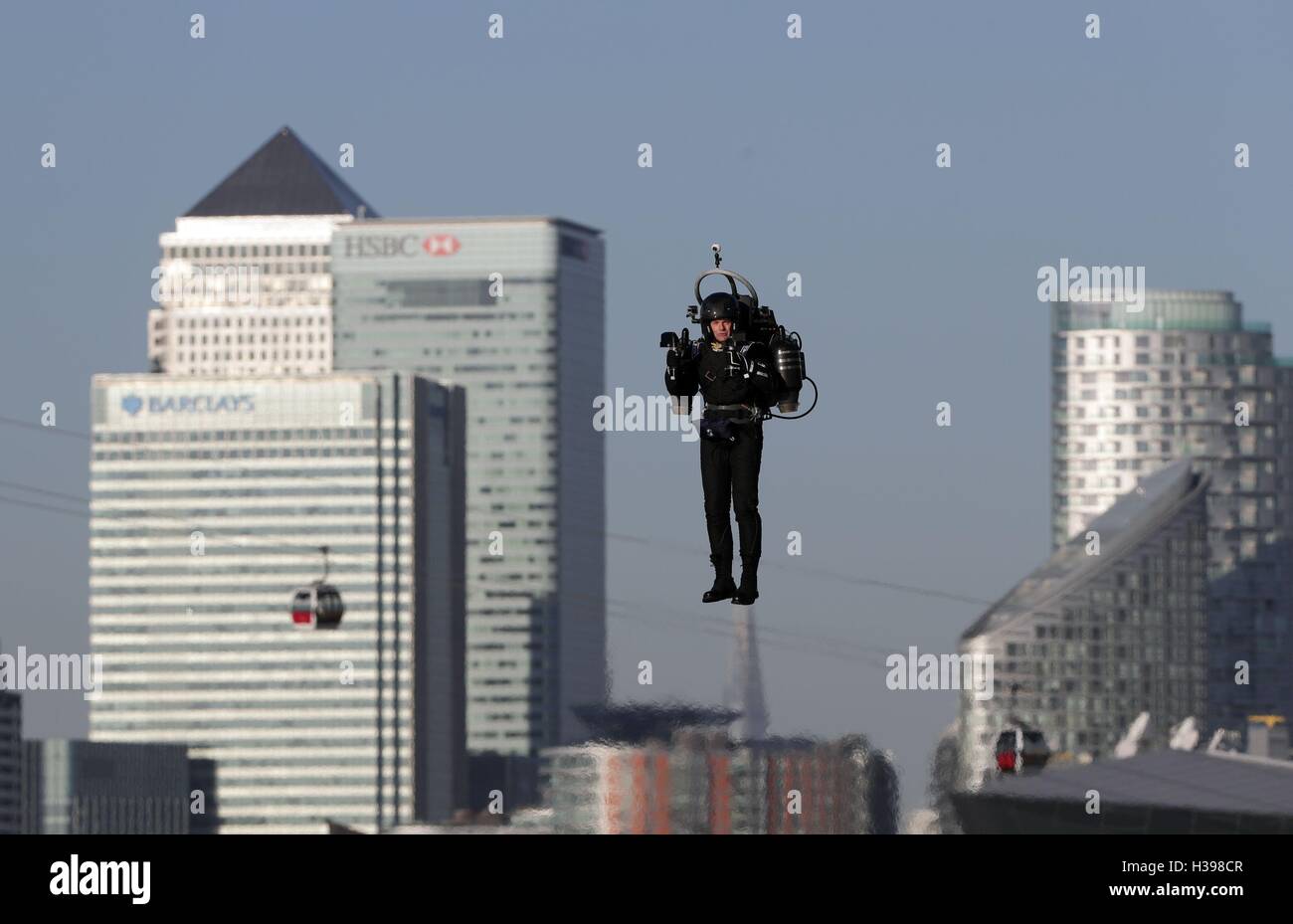 Watch Two Men With Jetpacks Fly Over Tallest Building In Dubai 