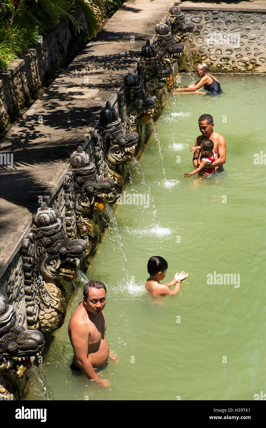 Indonesia, Bali, Banjar, Air Panas (volcanic Hot Spring) local people bathing in holy swimming pool Stock Photo