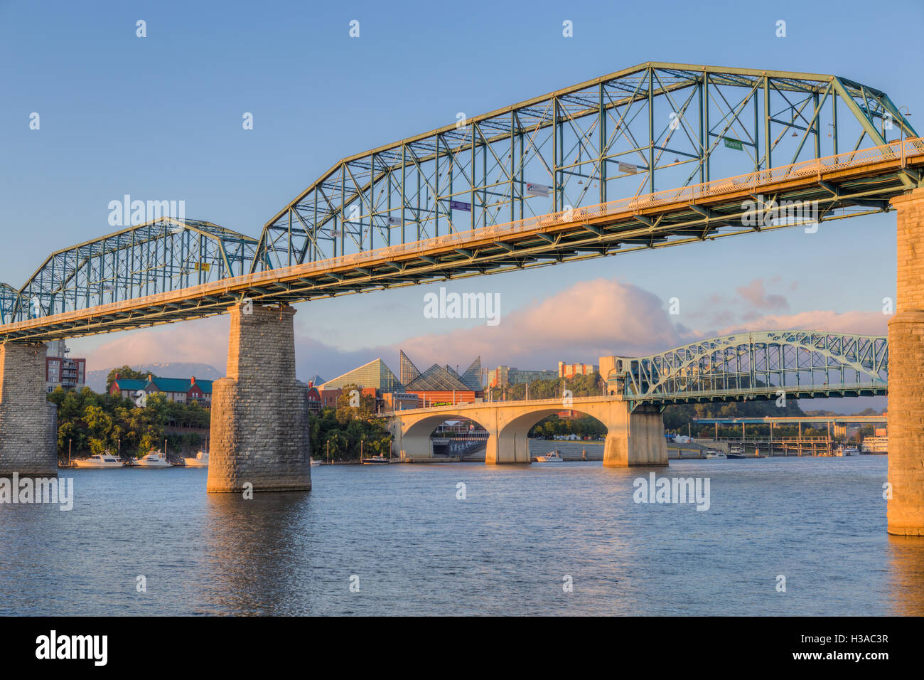 The Walnut Street, Chief John Ross (Market Street) and Olgiati bridges crossing the Tennessee River in Chattanooga, Tennessee. Stock Photo