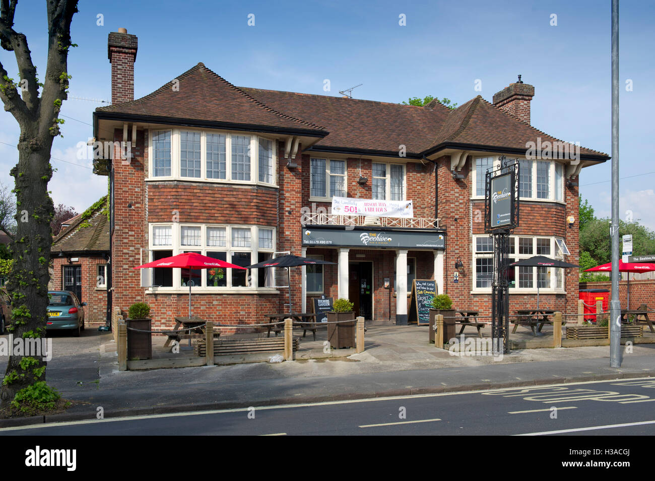 The Beehive, a public house in Henleaze, Bristol, UK. Stock Photo